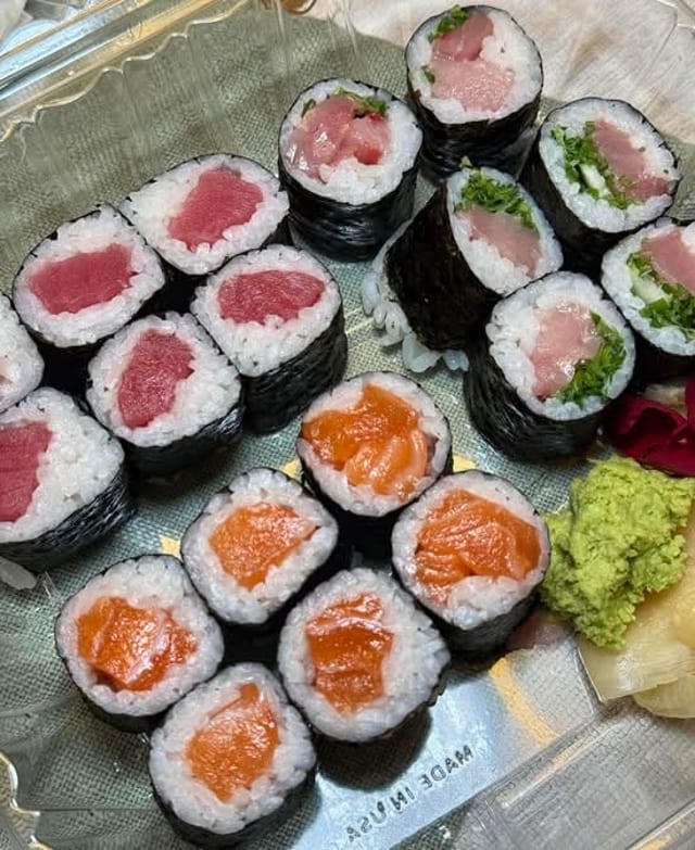 Spicy Salmon Roll.